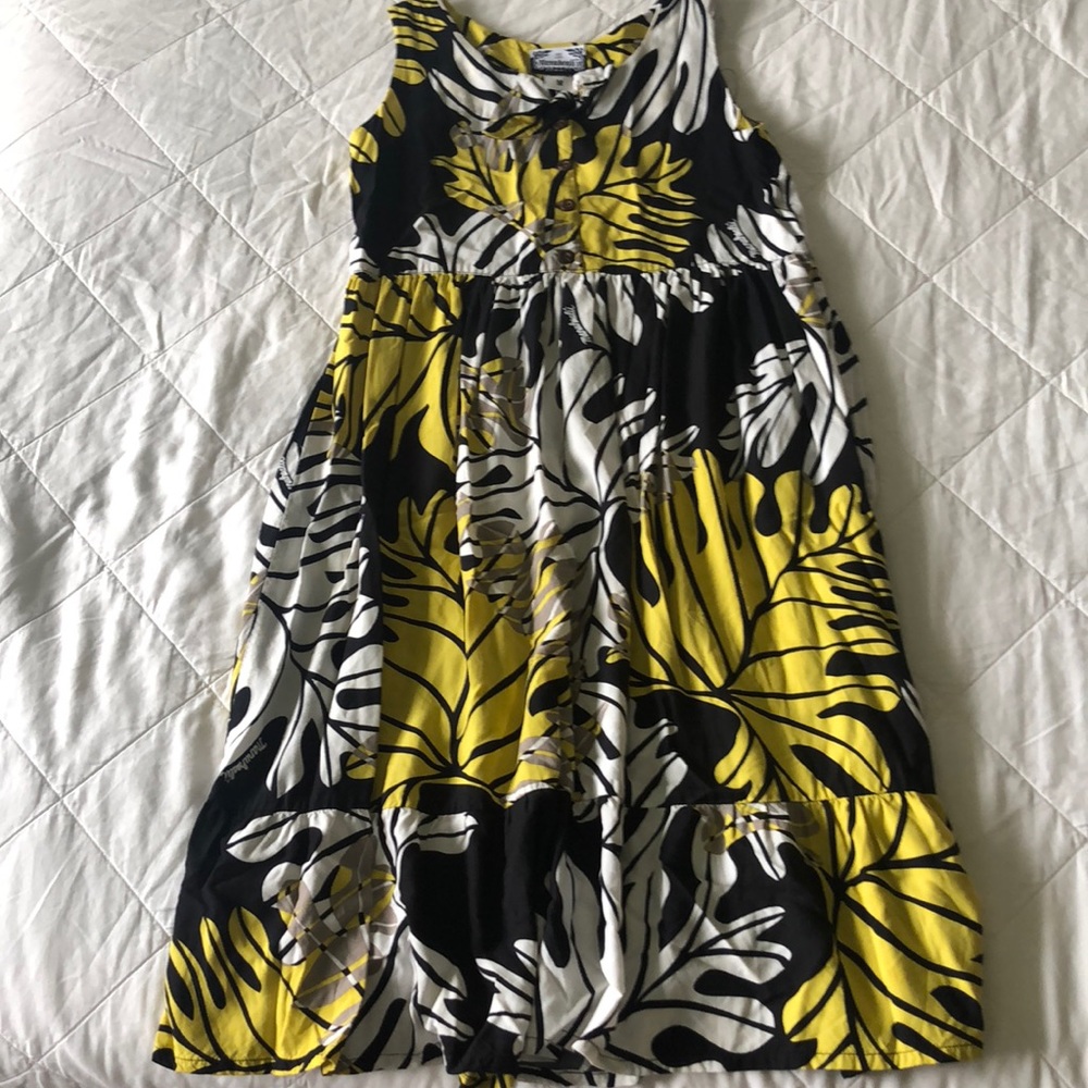 Manuhealii Girls Dress M